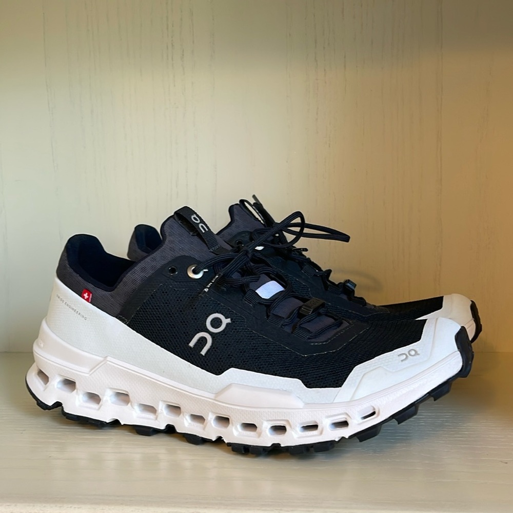 ☁️ 🤍 👟On-Running Cloudultra Women’s Size 8 Running Sneakers